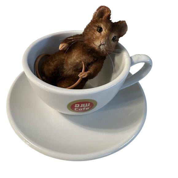 R John Wright #127 of 150 Mice - Coffee Bean Mouse Complete With Box & Cert - Picture 1 of 7